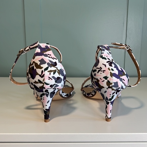 Ashley Stewart Tia 3-Strap Floral Ankle Strap Heels. Size 11 W. - Picture 4 of 12